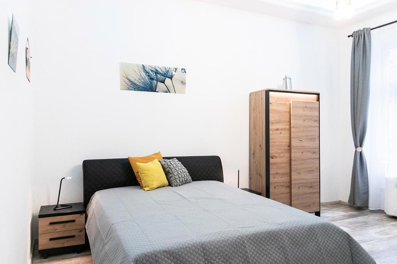 Astoria Tiny Apartment Budapest Exterior photo